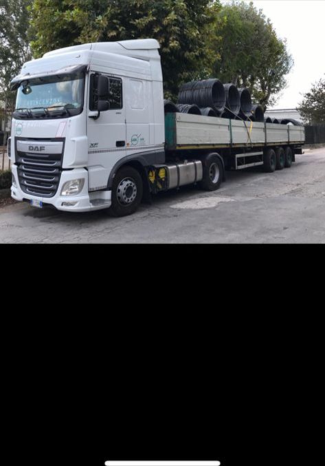 Bilico LGV a pieno carico pronto alla partenza